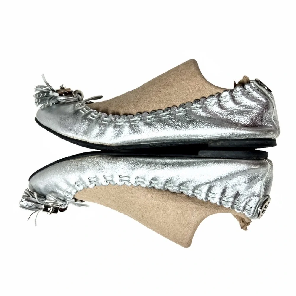 Tory Burch Reese Metallic Silver Leather Scrunch Tassel Ballet Flats Size 7 - Picture 14 of 16